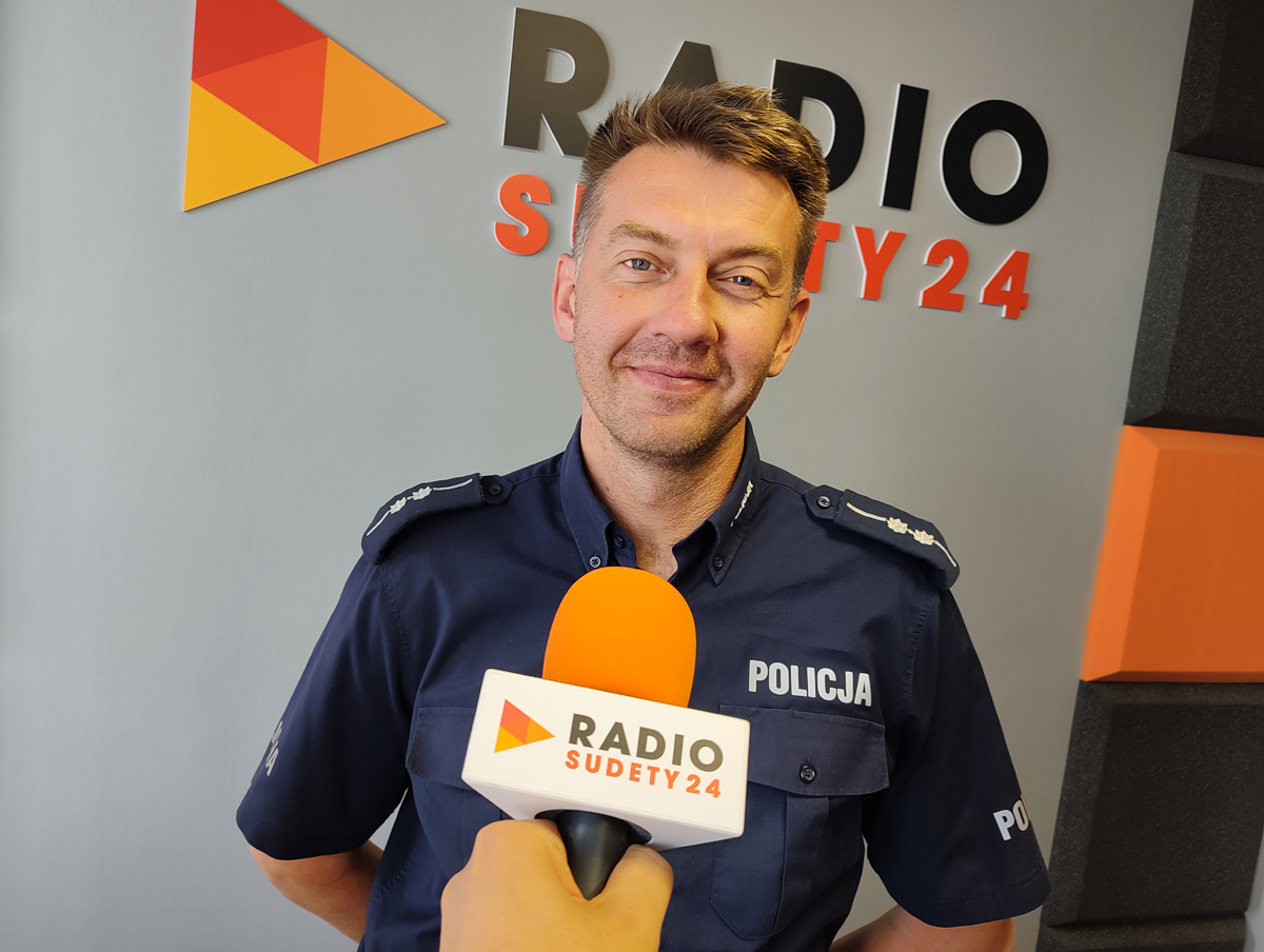Policjant Rafał Gmyrek ostrzega: uwaga na fałszywe SMS-y! [AUDIO]